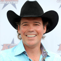 Clay-Walker-celebs-with-MS-pg-full
